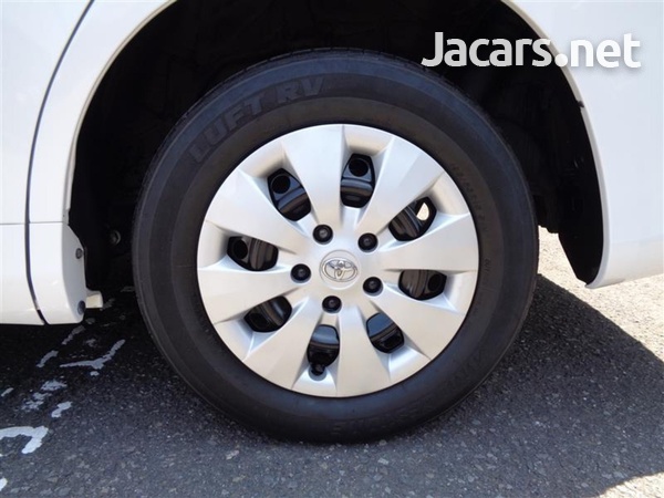 Toyota Voxy 1,8L 2013-5