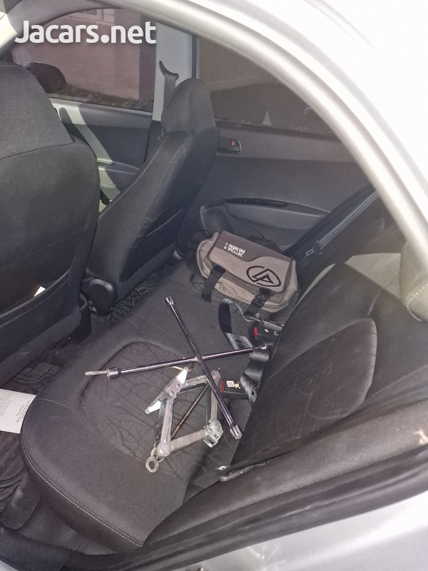 Hyundai i10 1,2L 2019-8