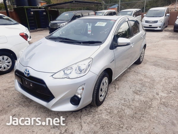 Toyota Aqua 1,5L 2017-3