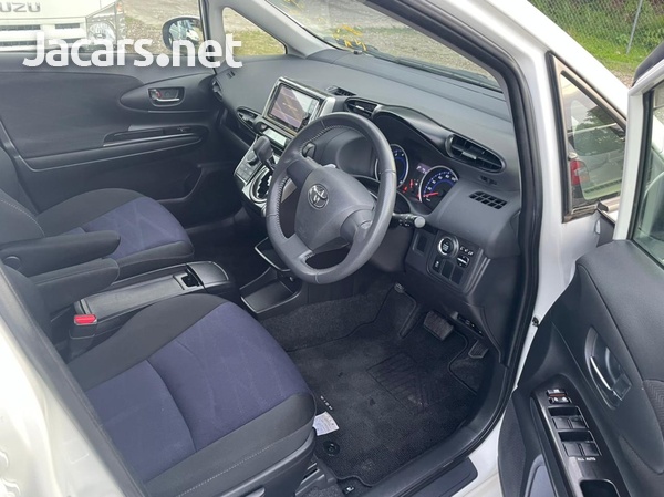 Toyota Wish 1,8L 2017-12