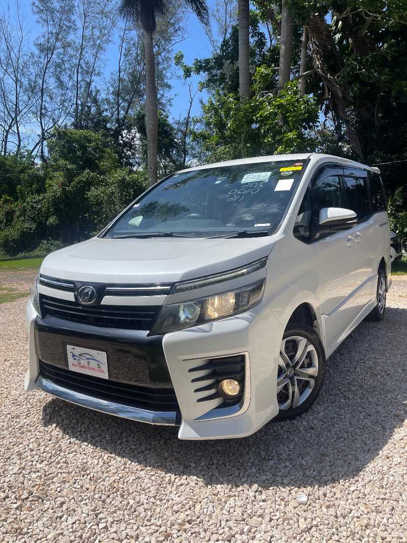 Toyota Voxy 2,0L 2016 JA$3,090,000 №2481385 in Manchester