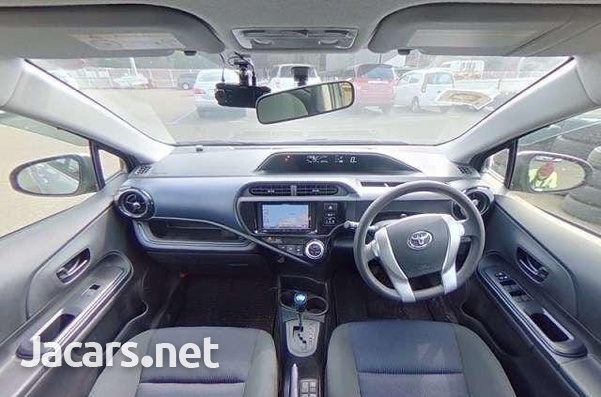 Toyota Aqua 1,5L 2017-5