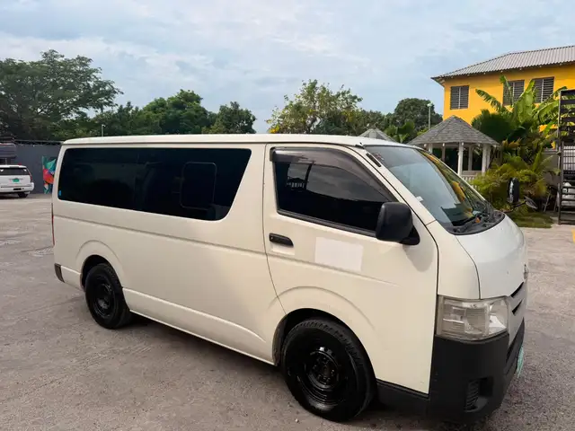 2014 Toyota Hiace, Kingston