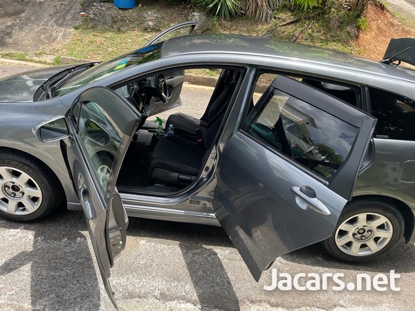 Honda Stream 1,8L 2012-5