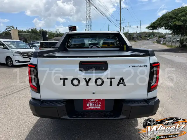 Toyota Hilux 2,8L 2026, Manchester - 5