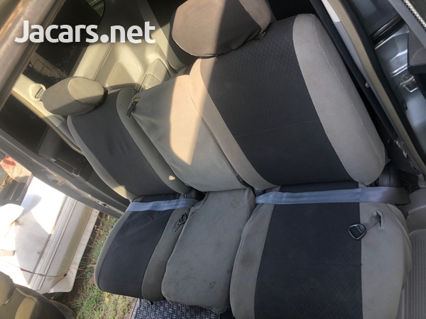 Toyota Noah 1,9L 2003-7