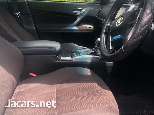 Toyota Mark X 2,5L 2013-8