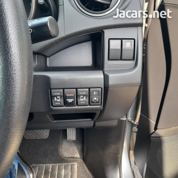 Mazda Premacy 1,8L 2016-3