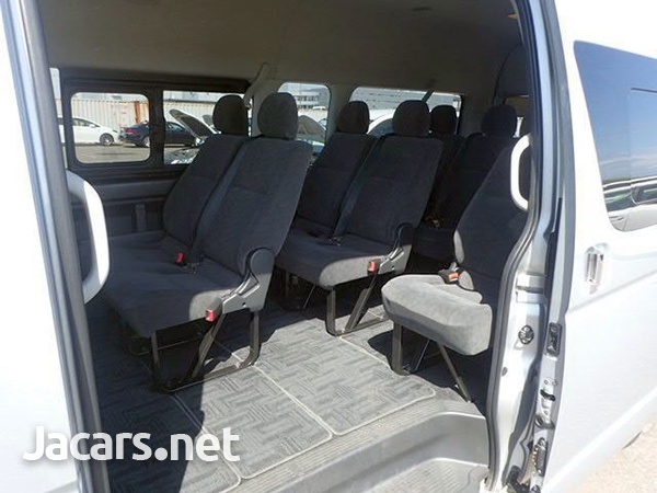 Toyota Hiace Grand Cabin 2,5L 2014-9