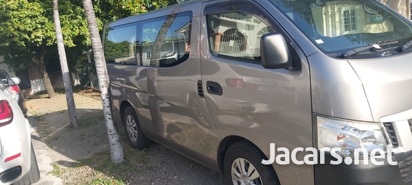 Nissan Caravan 2,0L 2015-3