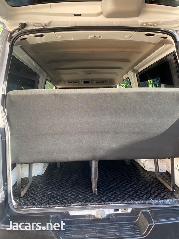 Nissan Caravan 2,5L 2015-6