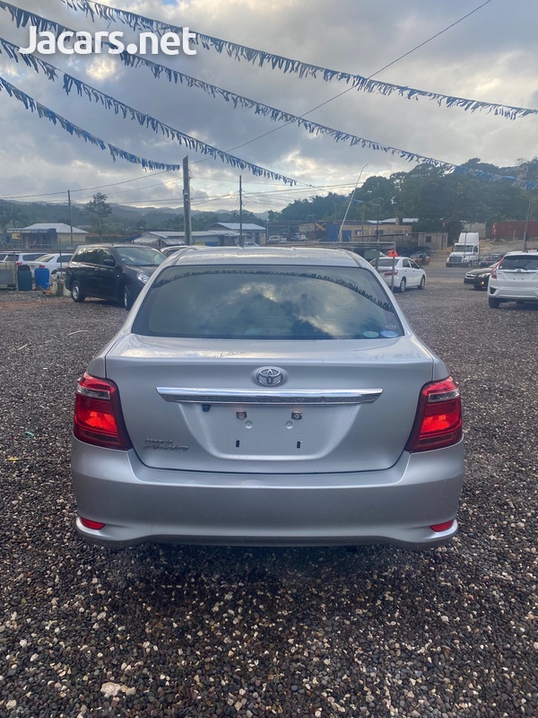 Toyota Axio 1,5L 2015-5