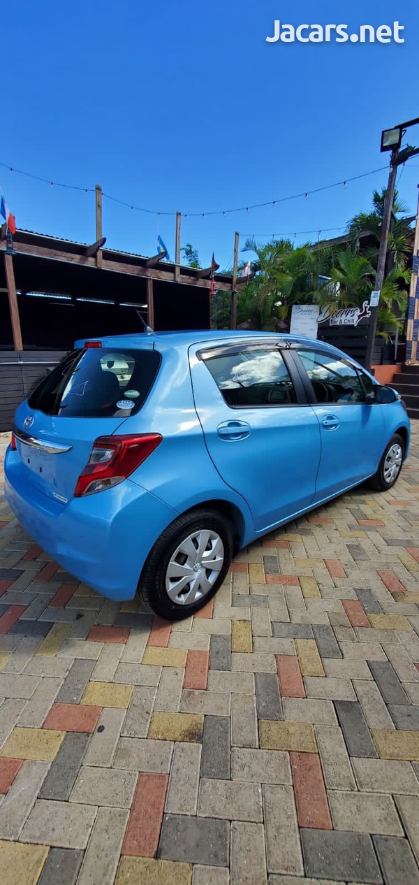 Toyota Vitz 1,0L 2017-4