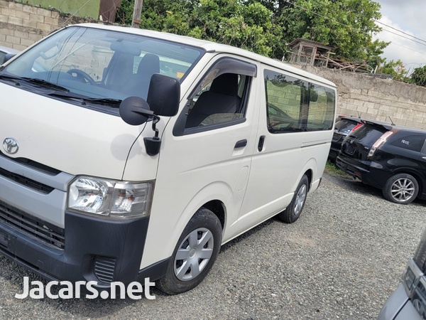 Toyota Hiace 3,0L 2015-3