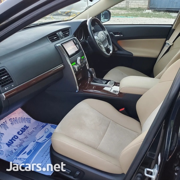 Toyota Mark X 2,5L 2016-7