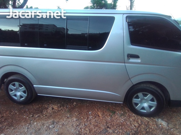 Toyota Hiace 2,0L 2014-3