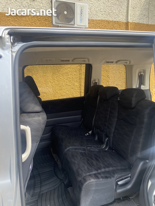 Honda Stepwgn 2,0L 2014-8