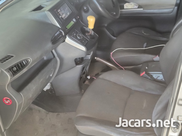 Toyota Wish 1,8L 2010-13