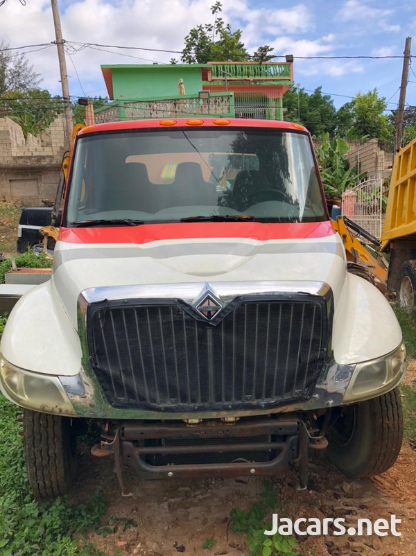 2004 International Dt 4300 Truck-1