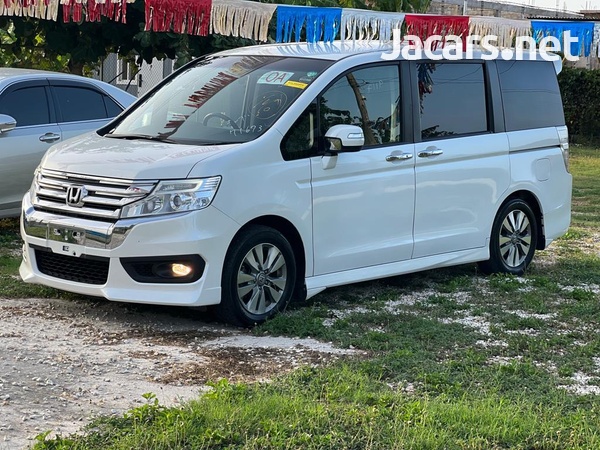 Honda Stepwgn Spada 2,0L 2013-1