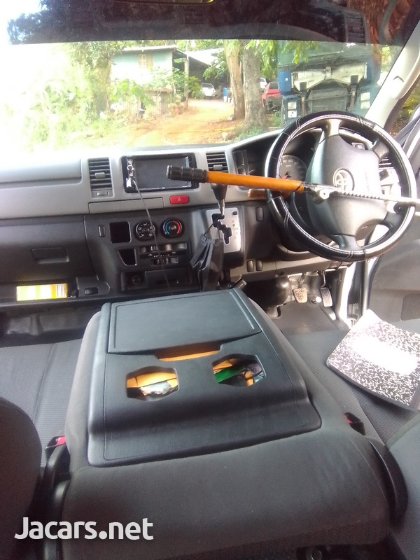 Toyota Hiace 2,0L 2014-4