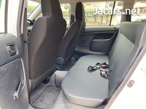 Toyota Probox 1,5L 2017-9