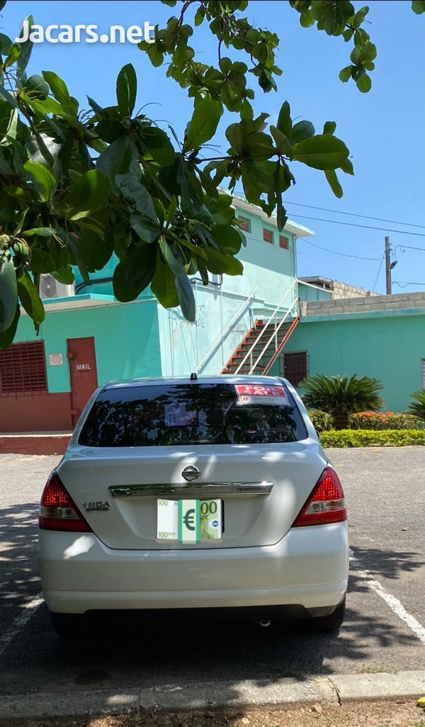Nissan Tiida 1,5L 2012-3
