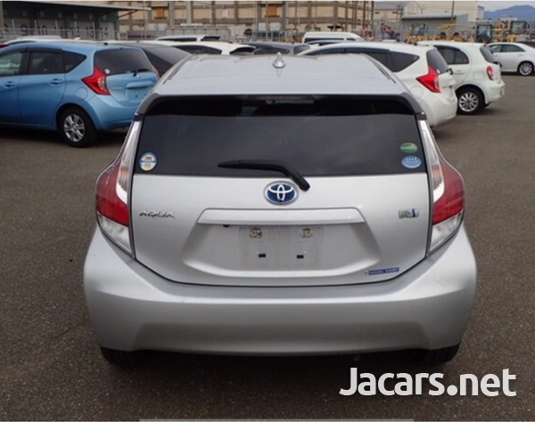 Toyota Aqua 1,5L 2017-3
