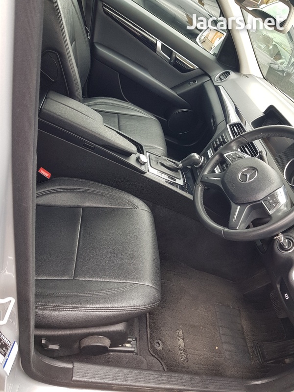 Mercedes-Benz C-Class 1,8L 2012-9