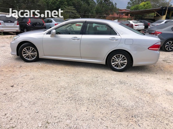 Toyota Crown 2,5L 2013-7