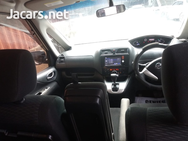 2013 Nissan Serena-13