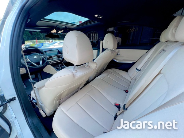 BMW 3-Series 2,0L 2021-13