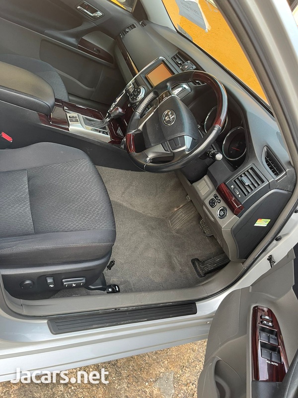 Toyota Mark X 2,5L 2012-2
