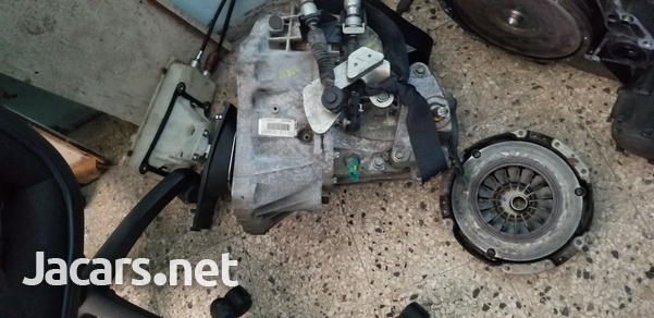 Nissan MR18 six speed gearbox with dual clutch, pressure plate, shifter and cabl-4