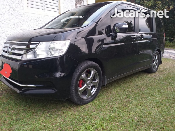 Honda Stepwgn 2,0L 2014-3