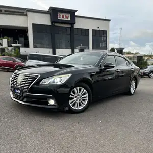Toyota Crown Royal Saloon