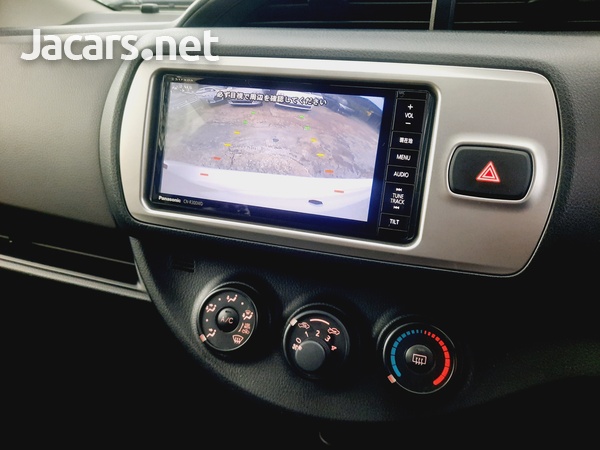 Toyota Vitz 1,3L 2015-10