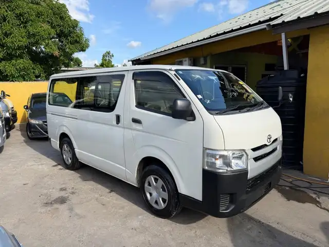 2016 Toyota Hiace, Kingston