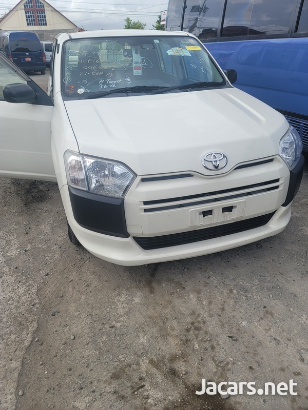 Toyota Probox 1,5L 2017-1