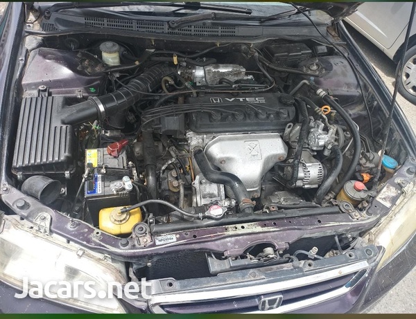 Honda Accord 1,8L 1999-6