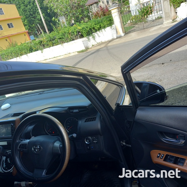 Toyota Wish 1,8L 2012-9