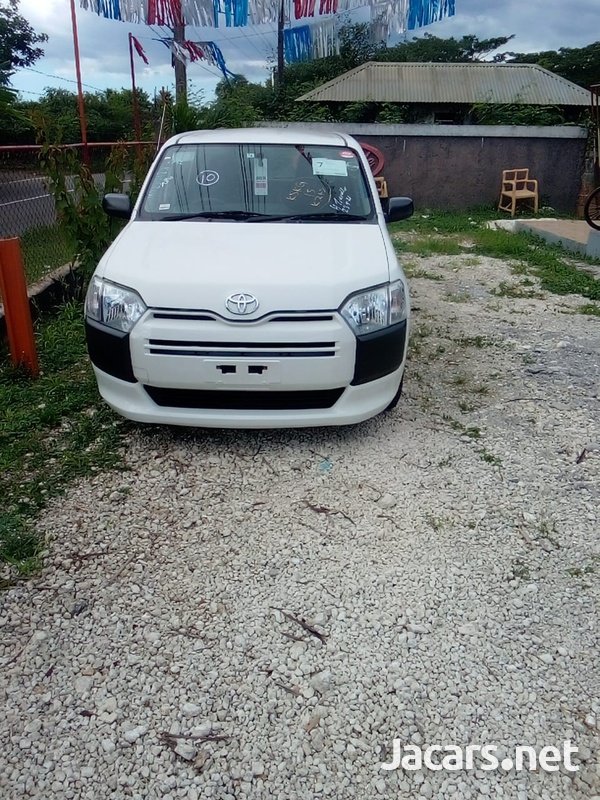 Toyota Probox 1,5L 2016-3