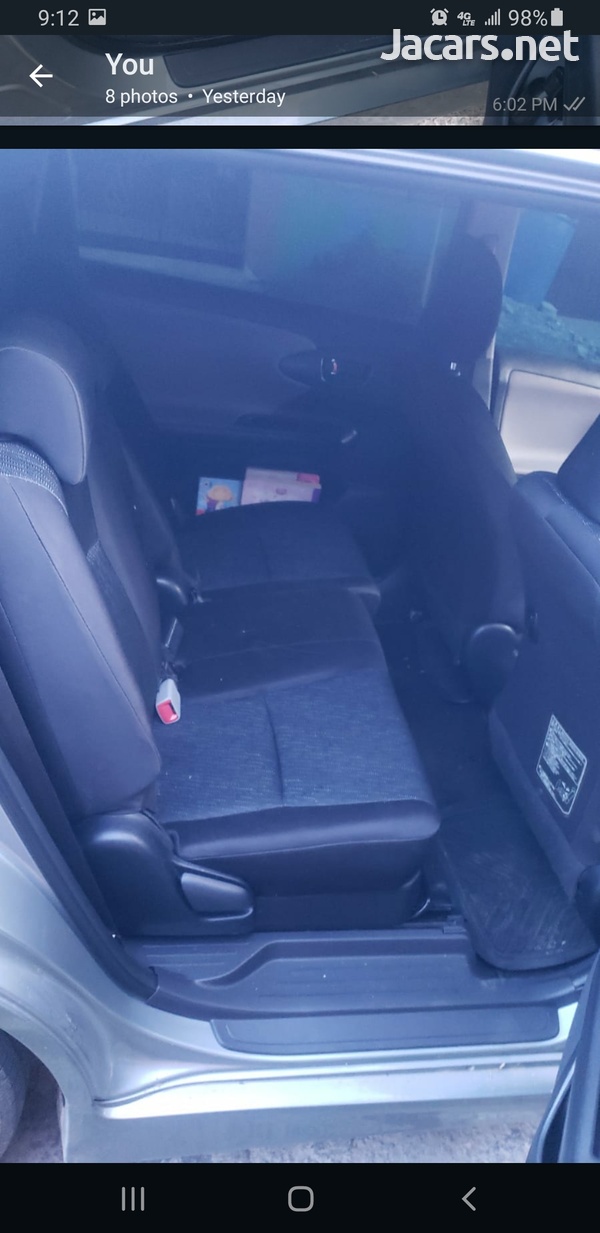 Toyota Wish 1,8L 2011-7