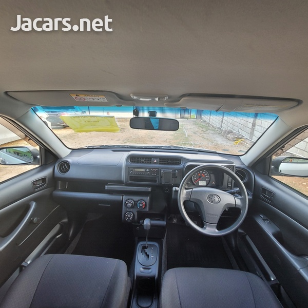Toyota Probox 1,5L 2016-3