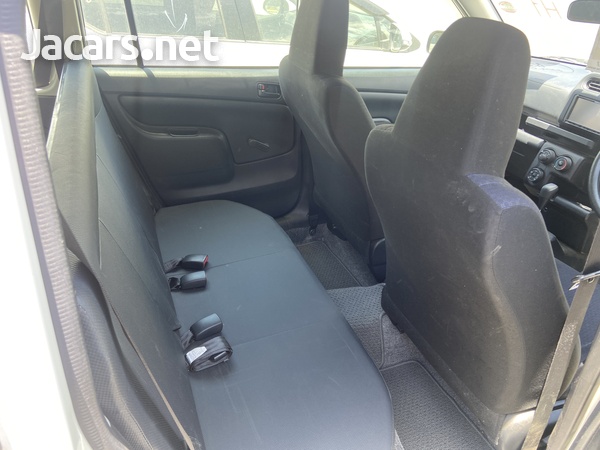 Toyota Probox 1,3L 2016-6