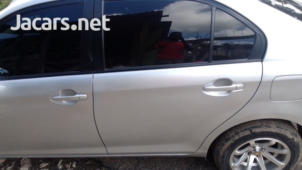 Toyota Axio 1,5L 2013-4