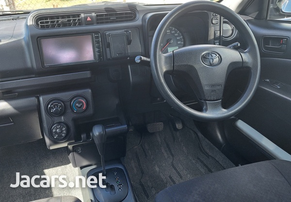 Toyota Probox 1,5L 2016-7