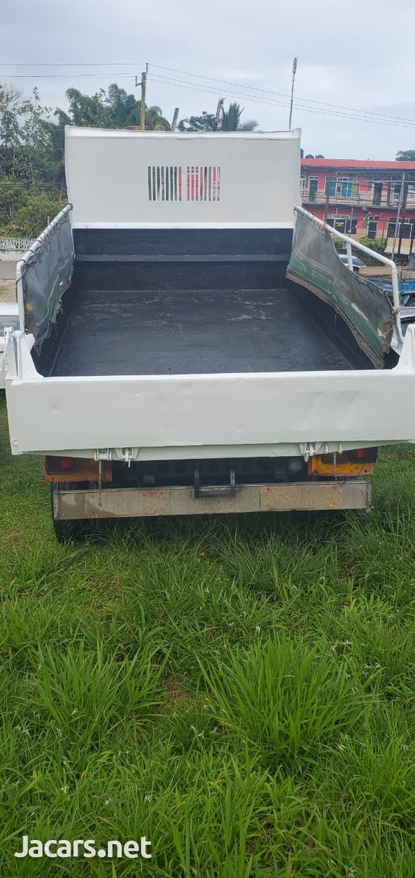 2005 Isuzu Forward 5ton Truck-10