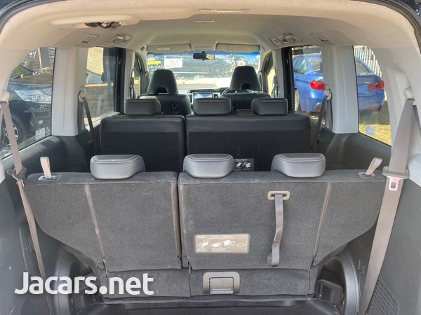 Honda Stepwgn Spada 2,0L 2013-7