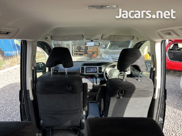 Honda Stepwgn 2,0L 2013-8